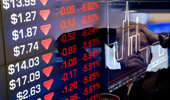 «Ξεπούλημα» στη Wall Street – «Βουλιάζουν» Apple, Amazon και Facebook